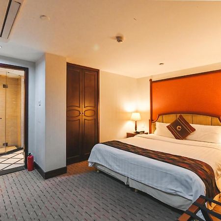 Royal Plaza Hotel Guangzhou Exteriör bild