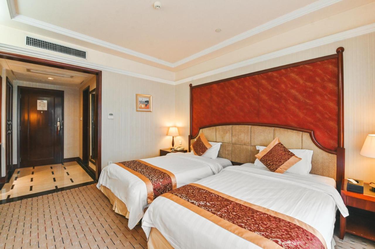 Royal Plaza Hotel Guangzhou Exteriör bild