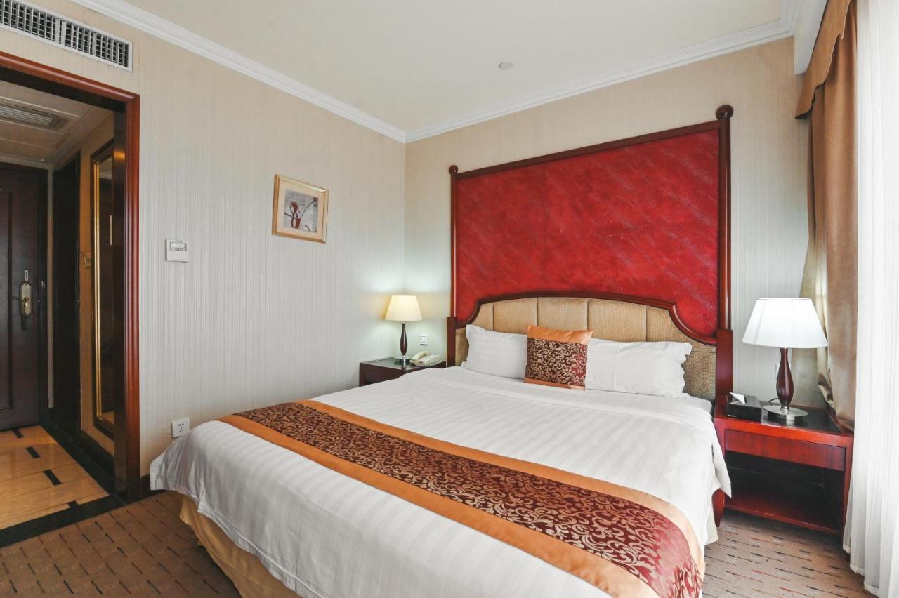 Royal Plaza Hotel Guangzhou Exteriör bild