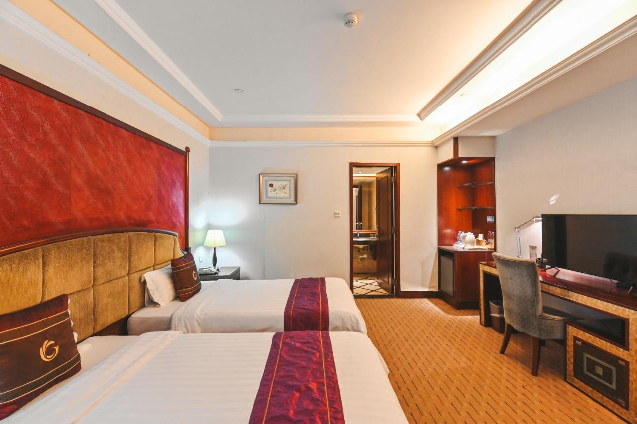 Royal Plaza Hotel Guangzhou Exteriör bild