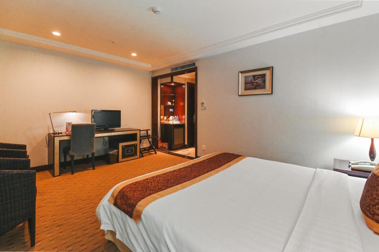 Royal Plaza Hotel Guangzhou Exteriör bild