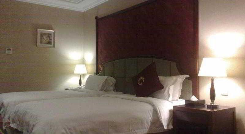 Royal Plaza Hotel Guangzhou Exteriör bild