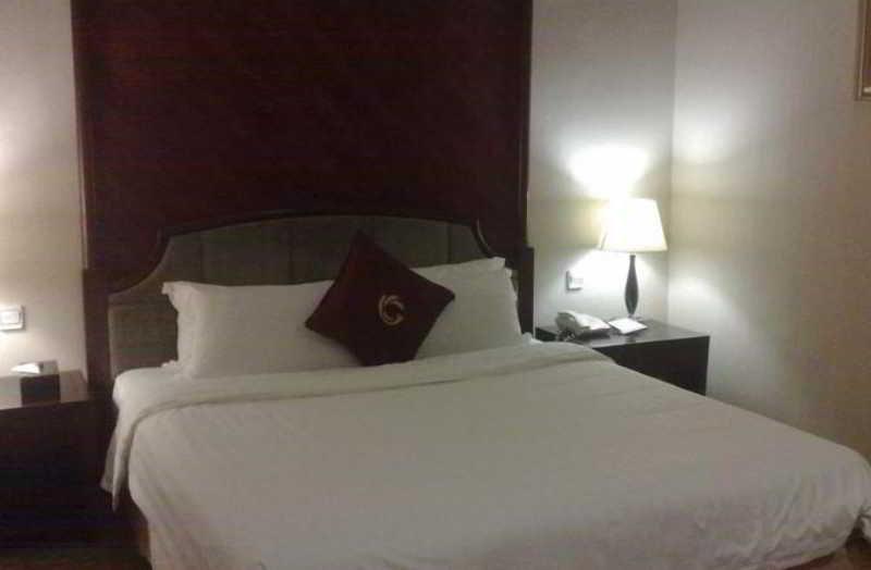 Royal Plaza Hotel Guangzhou Exteriör bild